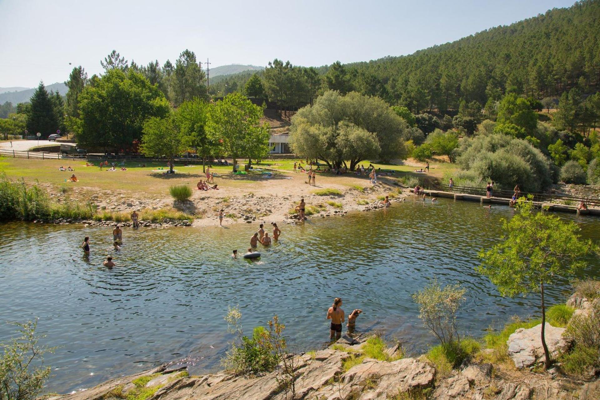 קוביליה Mountain Lodge T3 Duplex Abrigo Do Lobo מראה חיצוני תמונה